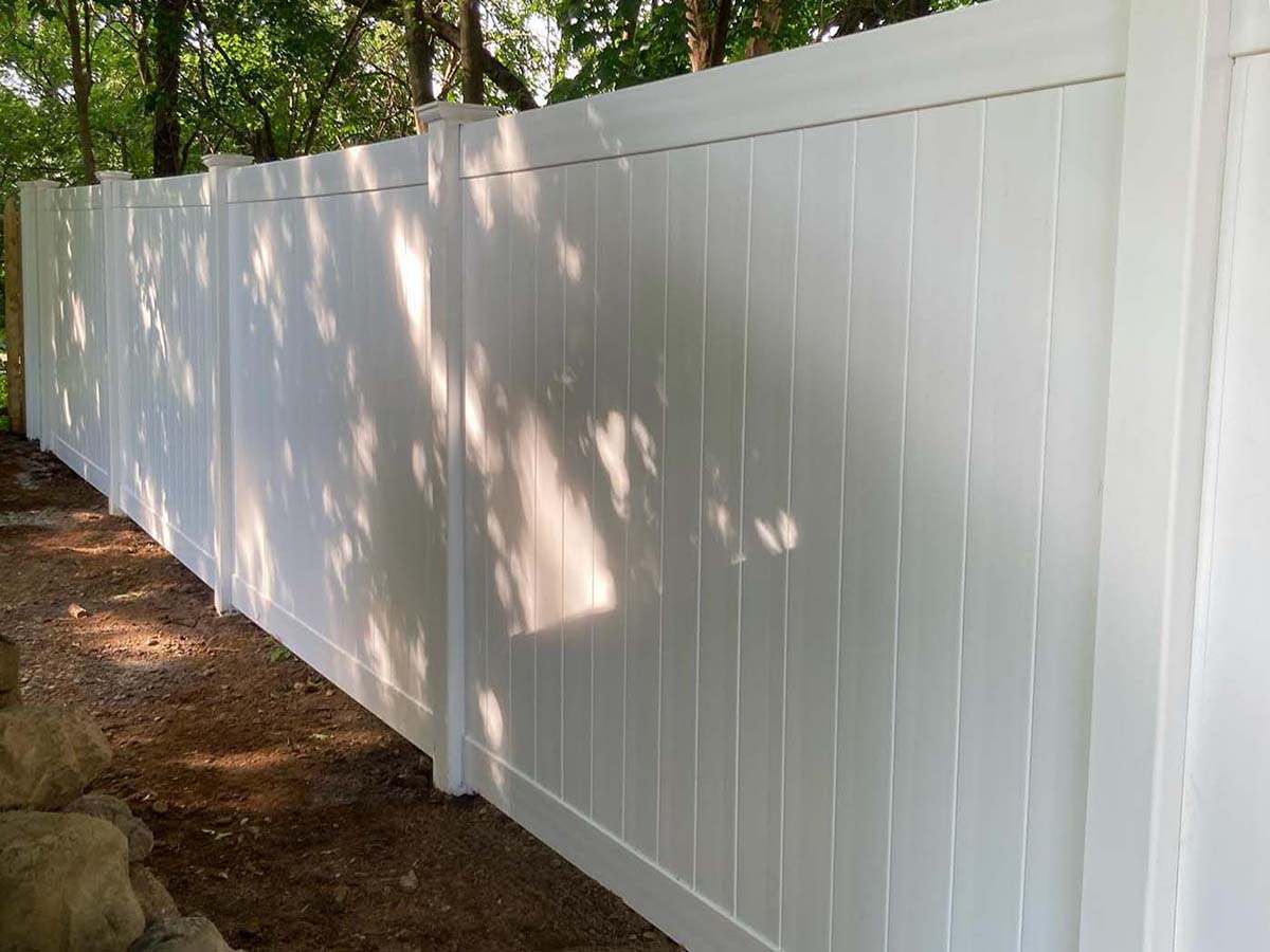 Photo of a Westchester County New York vinyl fence