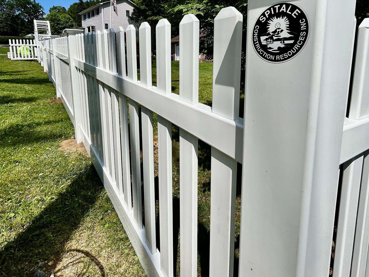 Photo of a Westchester County New York vinyl fence